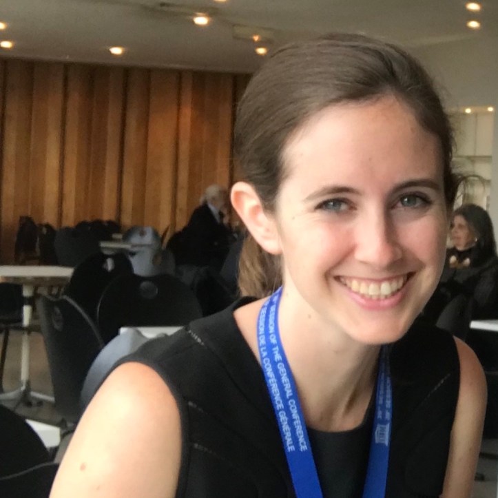 Shannon McNaught headshot